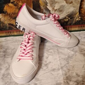 Tommy Hilfiger White and Pink Sneakers with Sleek Design. Like New.